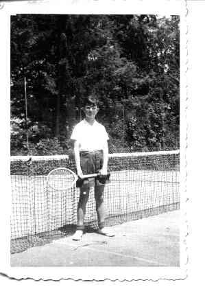 PHOTO Villa St Jean  de Buzon Playing Tennis