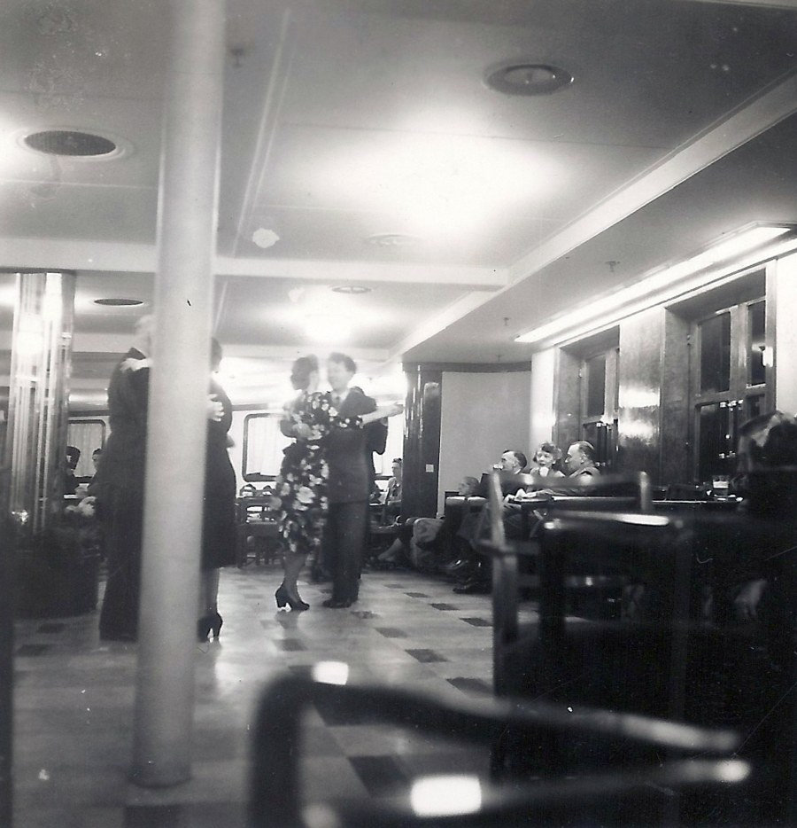 Photo: Night Lounge with Dance Floor Aboard The Queen Elizabeth  January 1948